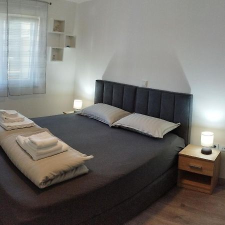 Apartment Luka Pula Exterior foto